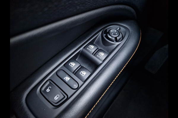 Jeep Compass 1.3T Limited Automaat | Trekhaak | BSD | DAB | Camera | Navi | Clima |