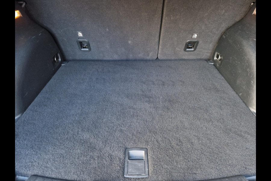 Jeep Compass 1.3T Limited Automaat | Trekhaak | BSD | DAB | Camera | Navi | Clima |