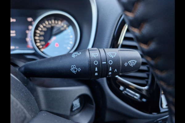 Jeep Compass 1.3T Limited Automaat | Trekhaak | BSD | DAB | Camera | Navi | Clima |