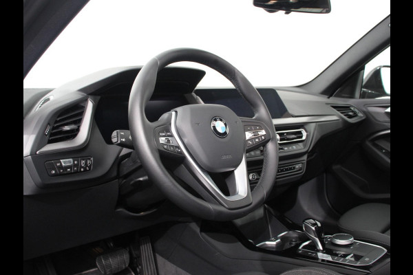 BMW 2 Serie Gran Coupé 218i Automaat Introduction Edition |  Panorama dak | Camera | Navigatie | Lichtmetalen velgen | Parkeer sensoren | Climate Control