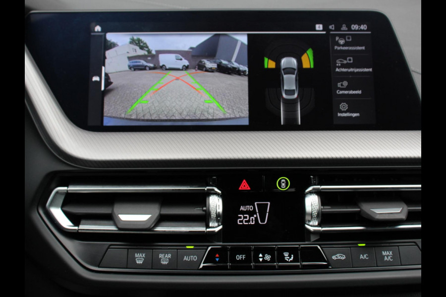 BMW 2 Serie Gran Coupé 218i Automaat Introduction Edition |  Panorama dak | Camera | Navigatie | Lichtmetalen velgen | Parkeer sensoren | Climate Control