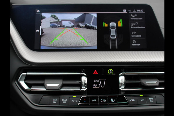 BMW 2 Serie Gran Coupé 218i Automaat Introduction Edition |  Panorama dak | Camera | Navigatie | Lichtmetalen velgen | Parkeer sensoren | Climate Control