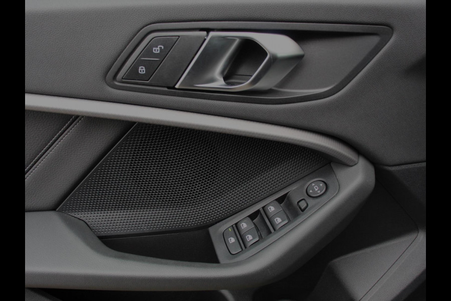 BMW 2 Serie Gran Coupé 218i Automaat Introduction Edition |  Panorama dak | Camera | Navigatie | Lichtmetalen velgen | Parkeer sensoren | Climate Control