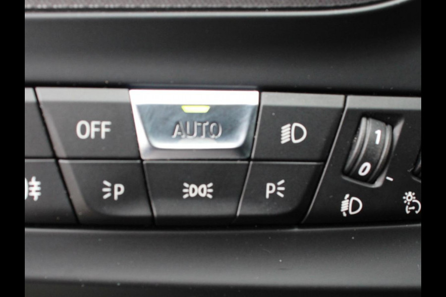 BMW 2 Serie Gran Coupé 218i Automaat Introduction Edition |  Panorama dak | Camera | Navigatie | Lichtmetalen velgen | Parkeer sensoren | Climate Control