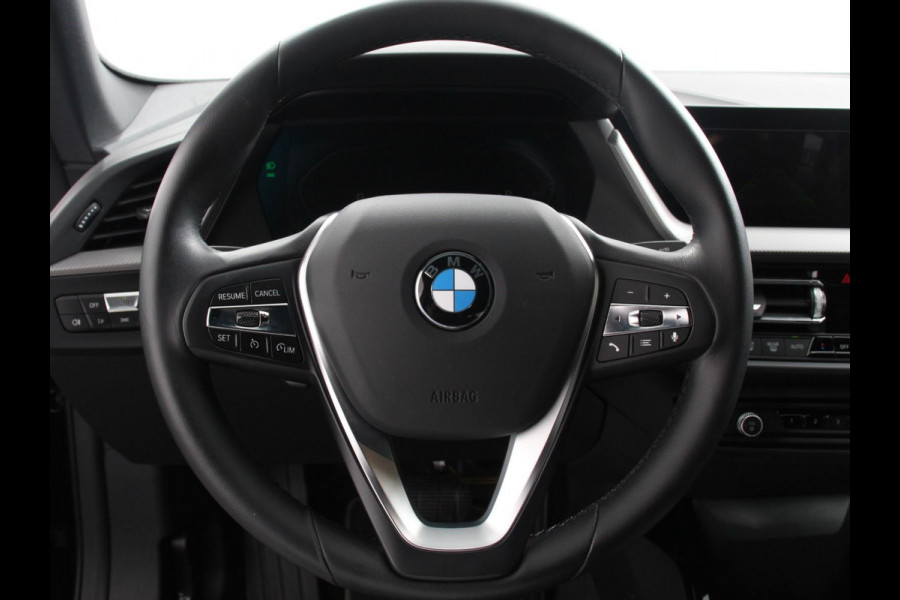 BMW 2 Serie Gran Coupé 218i Automaat Introduction Edition |  Panorama dak | Camera | Navigatie | Lichtmetalen velgen | Parkeer sensoren | Climate Control