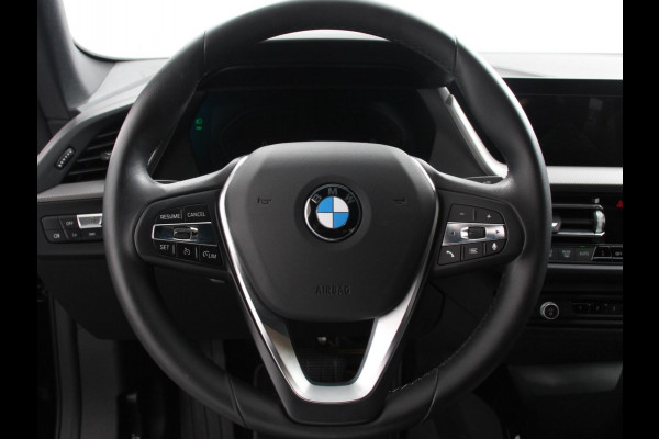 BMW 2 Serie Gran Coupé 218i Automaat Introduction Edition |  Panorama dak | Camera | Navigatie | Lichtmetalen velgen | Parkeer sensoren | Climate Control