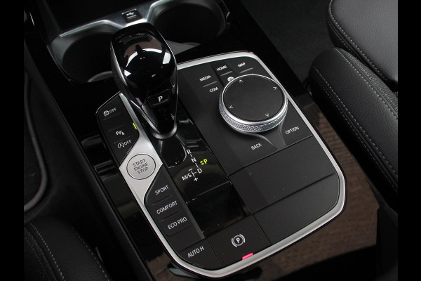 BMW 2 Serie Gran Coupé 218i Automaat Introduction Edition |  Panorama dak | Camera | Navigatie | Lichtmetalen velgen | Parkeer sensoren | Climate Control