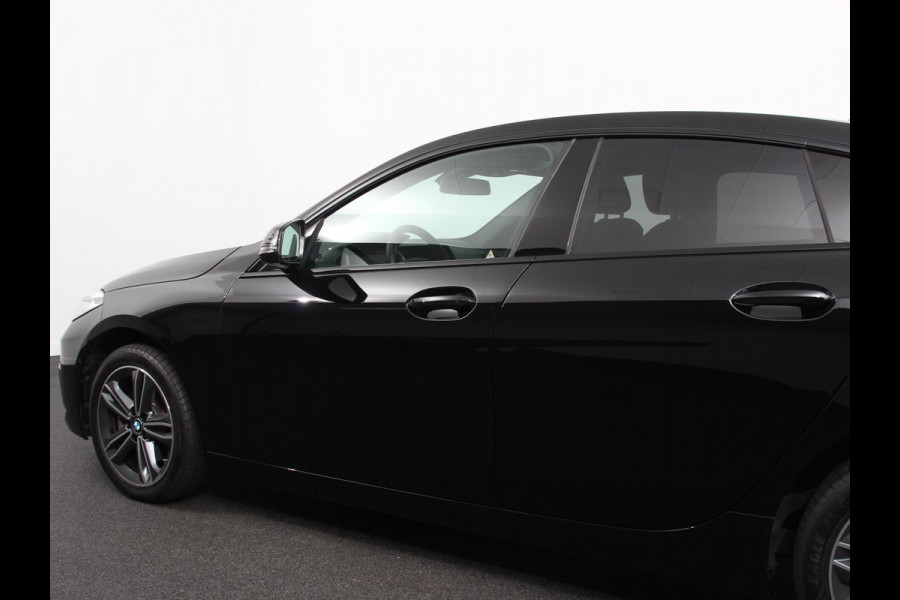 BMW 2 Serie Gran Coupé 218i Automaat Introduction Edition |  Panorama dak | Camera | Navigatie | Lichtmetalen velgen | Parkeer sensoren | Climate Control