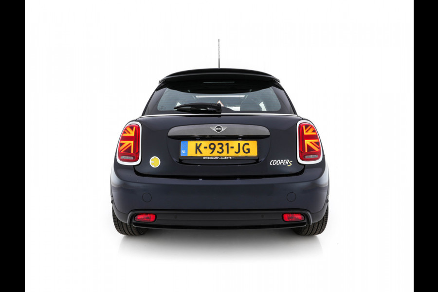 MINI Mini Electric Yours 33 kWh [ 3-Fase ] { SOH 100% } (INCL-BTW ) Aut.* HEATPUMP | PANO | LEATHER | DIGI-COCKPIT | HEAD-UP | FULL-LED | NAVI-FULLMAP | HEATED-SPORTSEATS | DAB | CRUISE | HARMAN/KARDON | CAMERA | KEYLESS | AMBIENTLIGHT | 17"ALU*