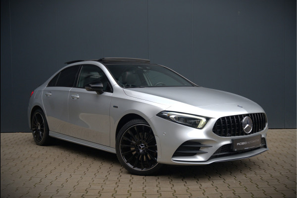 Mercedes-Benz A-Klasse 250 e Advantage AMG | Panoramadak | Burmester | Stoelverwarming | Memory Seat | Cruise Control | Camera | Apple Carplay | Ambiance Verlichting | Night Pakket | Keyless |