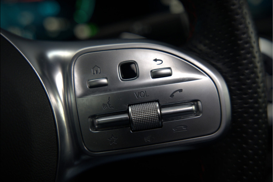 Mercedes-Benz A-Klasse 250 e Advantage AMG | Panoramadak | Burmester | Stoelverwarming | Memory Seat | Cruise Control | Camera | Apple Carplay | Ambiance Verlichting | Night Pakket | Keyless |