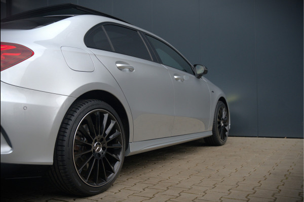 Mercedes-Benz A-Klasse 250 e Advantage AMG | Panoramadak | Burmester | Stoelverwarming | Memory Seat | Cruise Control | Camera | Apple Carplay | Ambiance Verlichting | Night Pakket | Keyless |