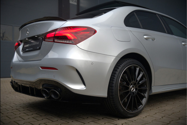 Mercedes-Benz A-Klasse 250 e Advantage AMG | Panoramadak | Burmester | Stoelverwarming | Memory Seat | Cruise Control | Camera | Apple Carplay | Ambiance Verlichting | Night Pakket | Keyless |