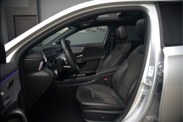 Mercedes-Benz A-Klasse 250 e Advantage AMG | Panoramadak | Burmester | Stoelverwarming | Memory Seat | Cruise Control | Camera | Apple Carplay | Ambiance Verlichting | Night Pakket | Keyless |