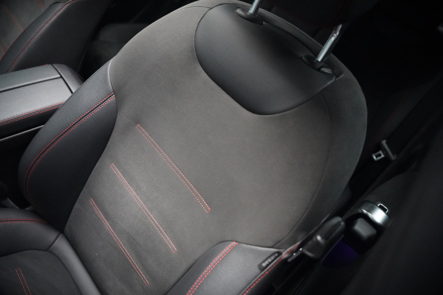 Mercedes-Benz A-Klasse 250 e Advantage AMG | Panoramadak | Burmester | Stoelverwarming | Memory Seat | Cruise Control | Camera | Apple Carplay | Ambiance Verlichting | Night Pakket | Keyless |