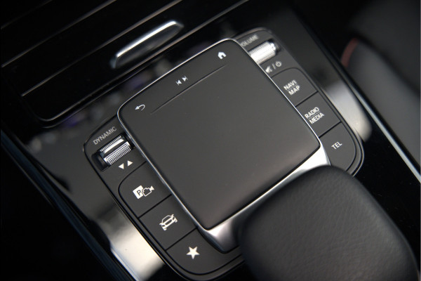 Mercedes-Benz A-Klasse 250 e Advantage AMG | Panoramadak | Burmester | Stoelverwarming | Memory Seat | Cruise Control | Camera | Apple Carplay | Ambiance Verlichting | Night Pakket | Keyless |