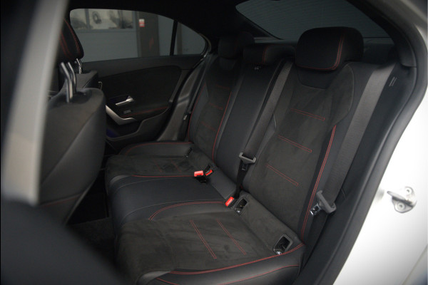Mercedes-Benz A-Klasse 250 e Advantage AMG | Panoramadak | Burmester | Stoelverwarming | Memory Seat | Cruise Control | Camera | Apple Carplay | Ambiance Verlichting | Night Pakket | Keyless |