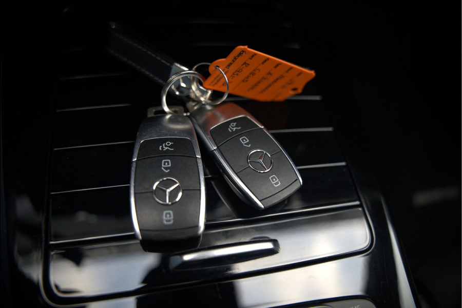 Mercedes-Benz A-Klasse 250 e Advantage AMG | Panoramadak | Burmester | Stoelverwarming | Memory Seat | Cruise Control | Camera | Apple Carplay | Ambiance Verlichting | Night Pakket | Keyless |