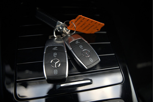 Mercedes-Benz A-Klasse 250 e Advantage AMG | Panoramadak | Burmester | Stoelverwarming | Memory Seat | Cruise Control | Camera | Apple Carplay | Ambiance Verlichting | Night Pakket | Keyless |