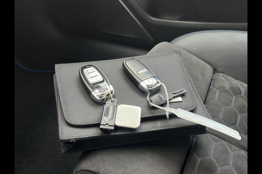 Audi RS6 *PERFORMANCE*CERAMIC*SOFCL*B&O*HUD*AKRA*KW*CONCAVE