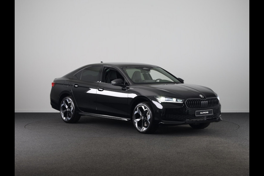 Škoda Superb Sportline Business PHEV 1.5 TSI 204 pk 6 versn. DSG | Travel Assist Plus Sportline | Trekhaak wegklapbaar | Winterpakket | Lichtmetalen velgen 19 inch Torcular