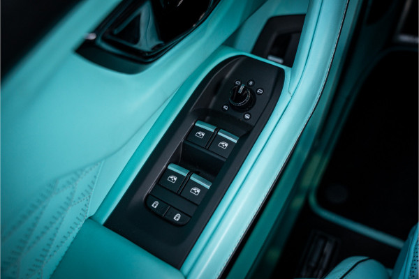 Lamborghini Urus Mansory 4.0 V8 - Panorama | Sterrenhemel | Sensonum | Massage | Stoelkoeling