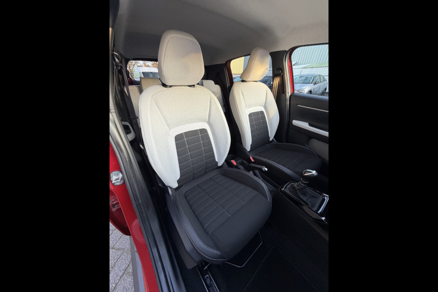 Citroën C3 100pk Max (Camera - Navigatie - Automatische Airco - LED - Parkeersensoren - Apple Carplay)