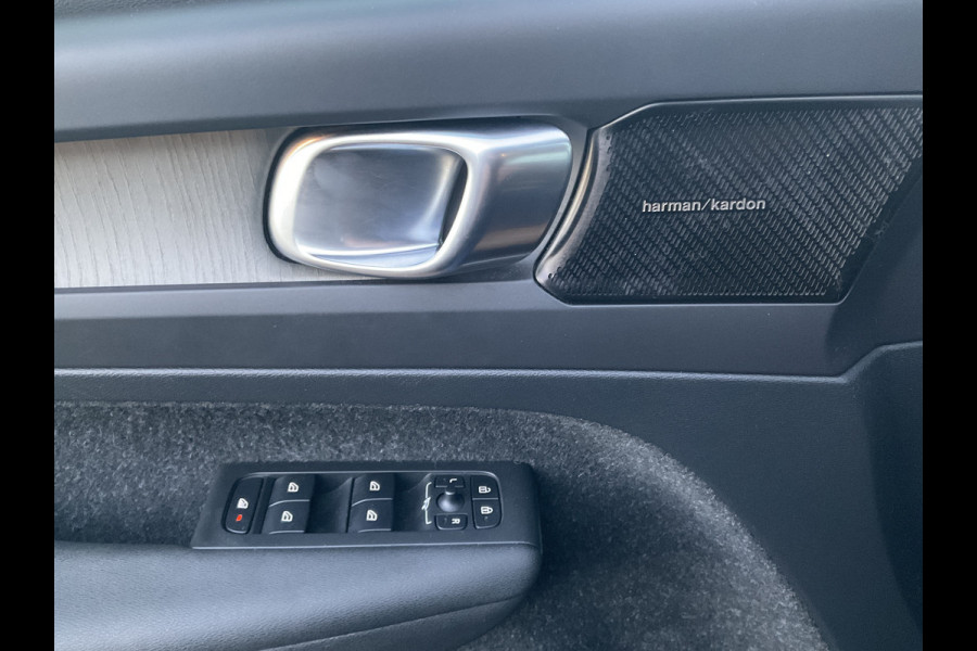 Volvo XC40 1.5 T5 262pk Recharge R-Design Pano Stoel/Stuurverw.Trekhaak Harman Kardon Blis