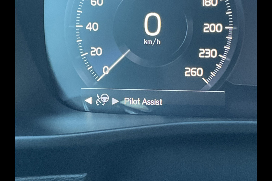 Volvo XC40 1.5 T5 262pk PHEV Recharge R-Design Elek.Trekhaak Leer Stoel/Stuurverw Adap.Cruise NL-Auto!