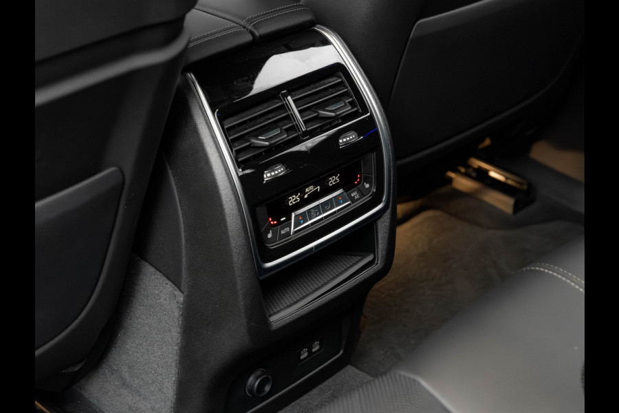 BMW X5 xDrive50e M-Sport Pro - Comfortzetels - Trekhaak - Driving + Parking Ass Prof