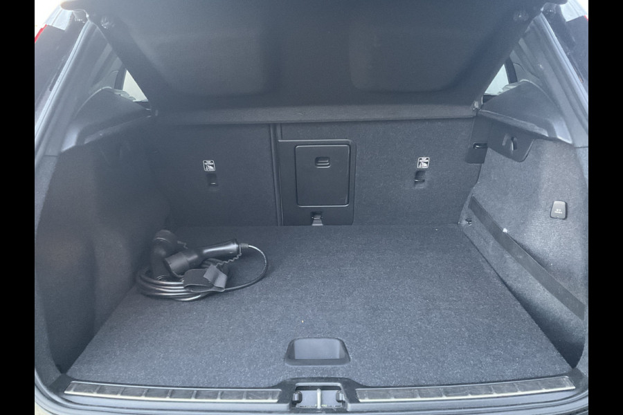 Volvo XC40 1.5 T5 262pk Recharge R-Design Pano Stoel/Stuurverw.Trekhaak Harman Kardon Blis