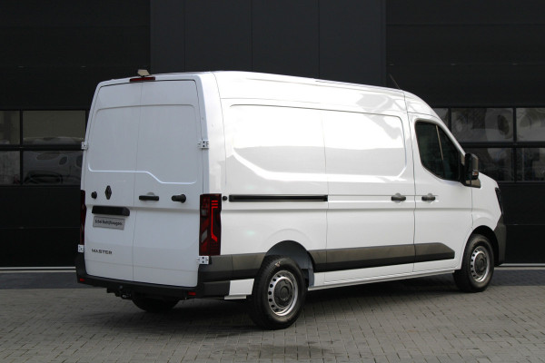 Renault Master T35 2.0 dCi 130 L2H2 Advance 130pk - Camera - 270gr Deuren - Voorruit verwarming - Trekhaak - Carplay - Cruise - LED - Rijklaar