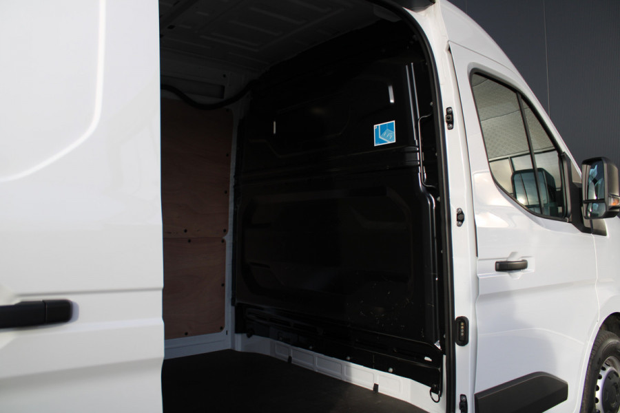 Renault Master T35 2.0 dCi 130 L2H2 Advance 130pk - Camera - 270gr Deuren - Voorruit verwarming - Trekhaak - Carplay - Cruise - LED - Rijklaar