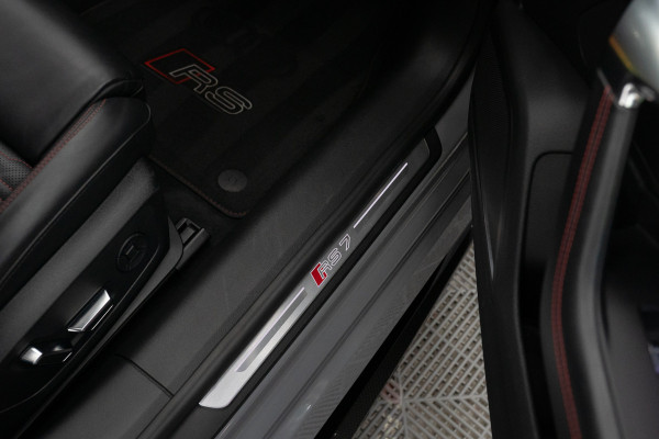 Audi A7 Sportback 4.0 TFSI RS 7 quattro URBAN / B&O / Keramisch / Pano / Soft close / HUD / VC / ACC RS7