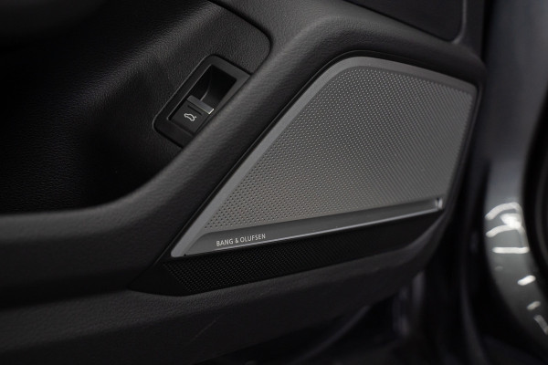 Audi A6 Avant RS 6 TFSI quattro / B&O 3d./ Milltek / Keramisch / Pano / Carbon / Softcl. / 360 cam / Alarm kl5 - Full option