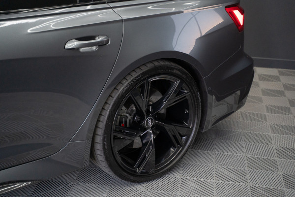 Audi A6 Avant RS 6 TFSI quattro / B&O 3d./ Milltek / Keramisch / Pano / Carbon / Softcl. / 360 cam / Alarm kl5 - Full option