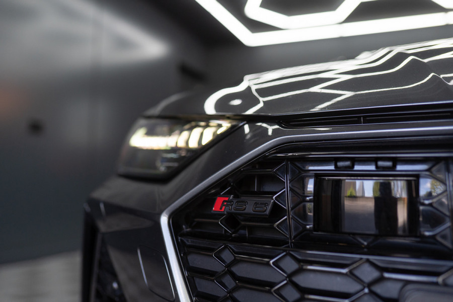 Audi A6 Avant RS 6 TFSI quattro / B&O 3d./ Milltek / Keramisch / Pano / Carbon / Softcl. / 360 cam / Alarm kl5 - Full option