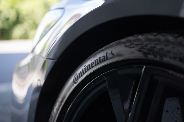 Audi A6 Avant RS 6 TFSI quattro / B&O 3d./ Milltek / Keramisch / Pano / Carbon / Softcl. / 360 cam / Alarm kl5 - Full option