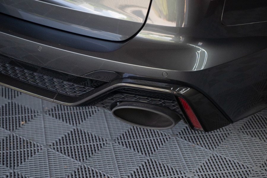 Audi A6 Avant RS 6 TFSI quattro / B&O 3d./ Milltek / Keramisch / Pano / Carbon / Softcl. / 360 cam / Alarm kl5 - Full option