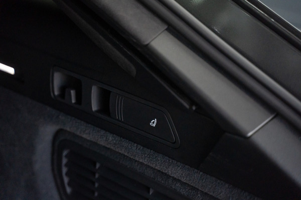 Audi A6 Avant RS 6 TFSI quattro / B&O 3d./ Milltek / Keramisch / Pano / Carbon / Softcl. / 360 cam / Alarm kl5 - Full option