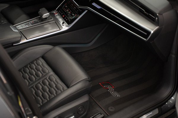 Audi A6 Avant RS 6 TFSI quattro / B&O 3d./ Milltek / Keramisch / Pano / Carbon / Softcl. / 360 cam / Alarm kl5 - Full option