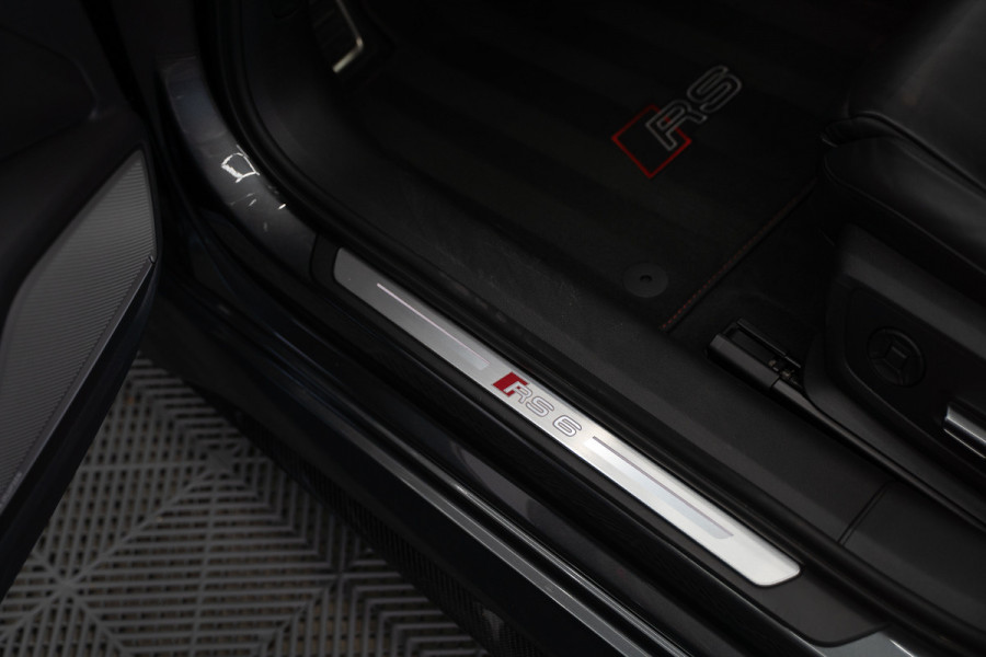 Audi A6 Avant RS 6 TFSI quattro / B&O 3d./ Milltek / Keramisch / Pano / Carbon / Softcl. / 360 cam / Alarm kl5 - Full option