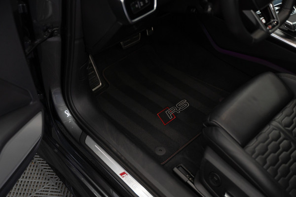 Audi A6 Avant RS 6 TFSI quattro / B&O 3d./ Milltek / Keramisch / Pano / Carbon / Softcl. / 360 cam / Alarm kl5 - Full option