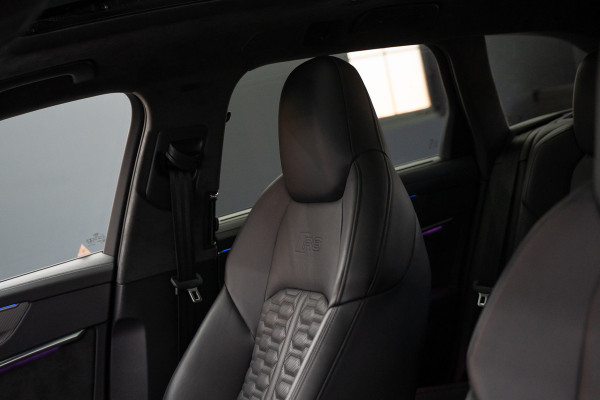 Audi A6 Avant RS 6 TFSI quattro / B&O 3d./ Milltek / Keramisch / Pano / Carbon / Softcl. / 360 cam / Alarm kl5 - Full option