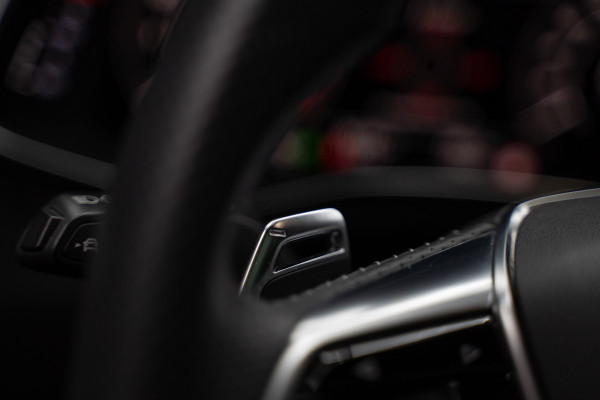 Audi A6 Avant RS 6 TFSI quattro / B&O 3d./ Milltek / Keramisch / Pano / Carbon / Softcl. / 360 cam / Alarm kl5 - Full option