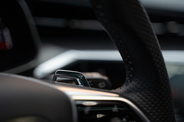 Audi A6 Avant RS 6 TFSI quattro / B&O 3d./ Milltek / Keramisch / Pano / Carbon / Softcl. / 360 cam / Alarm kl5 - Full option