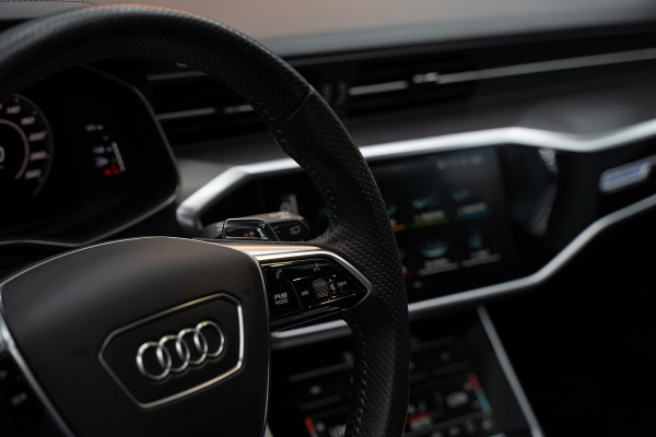Audi A6 Avant RS 6 TFSI quattro / B&O 3d./ Milltek / Keramisch / Pano / Carbon / Softcl. / 360 cam / Alarm kl5 - Full option