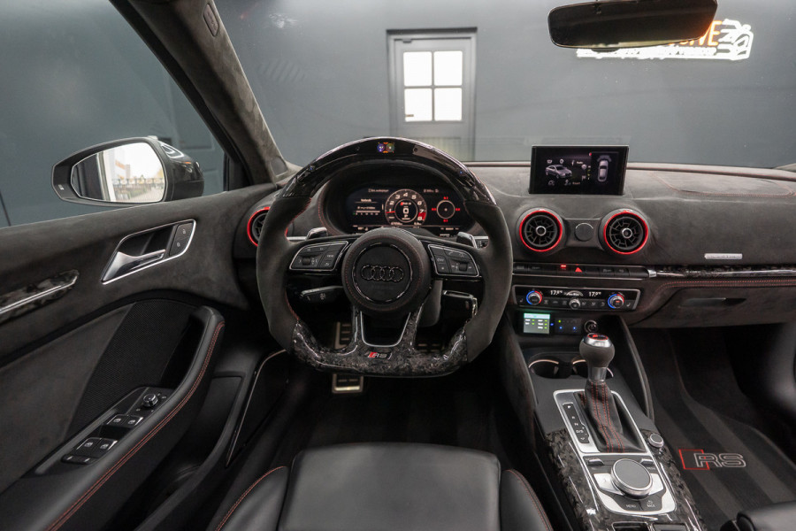 Audi A3 Limousine 2.5 TFSI RS 3 quattro Widebody / TTE700 / Full PPF / B&O / Pano / IPE Titanium uitlaat / VC / Custom RS3 VOL Stage 3