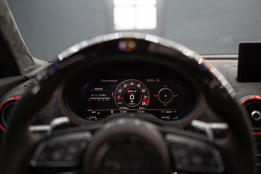 Audi A3 Limousine 2.5 TFSI RS 3 quattro Widebody / TTE700 / Full PPF / B&O / Pano / IPE Titanium uitlaat / VC / Custom RS3 VOL Stage 3