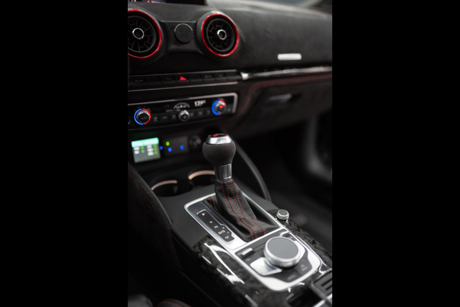 Audi A3 Limousine 2.5 TFSI RS 3 quattro Widebody / TTE700 / Full PPF / B&O / Pano / IPE Titanium uitlaat / VC / Custom RS3 VOL Stage 3